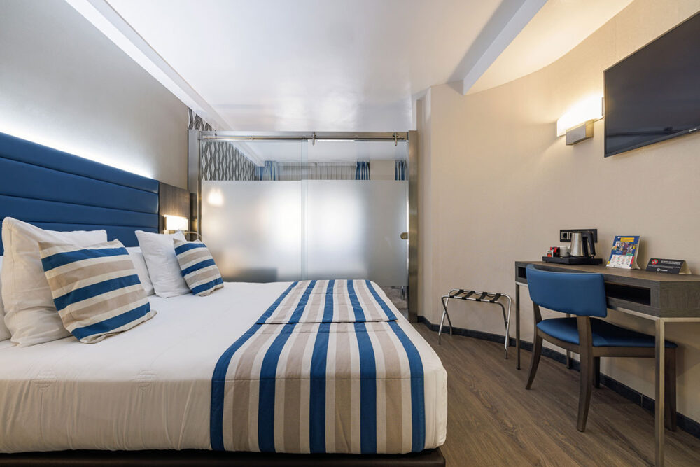 image of deluxe family room