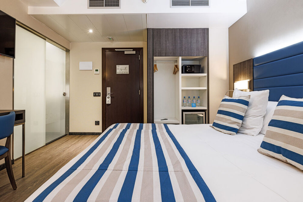 image of deluxe family room