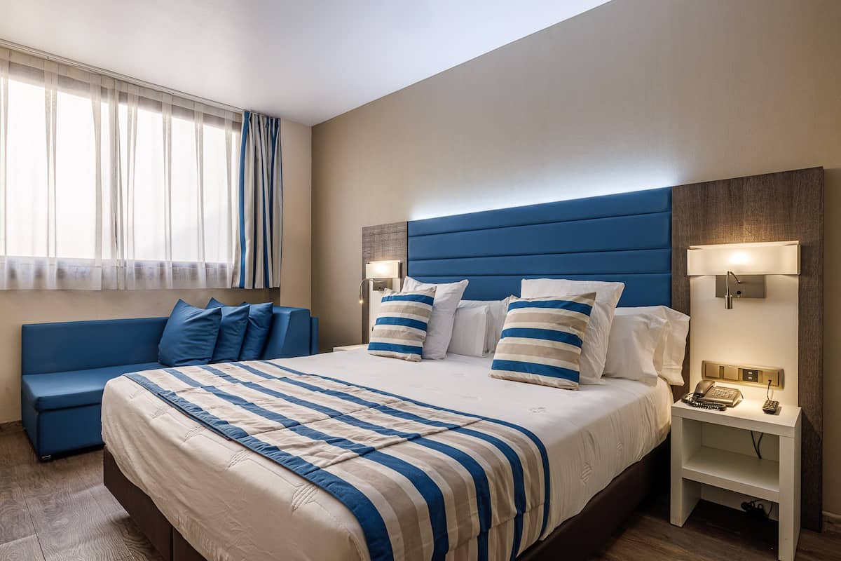 image of the superior room