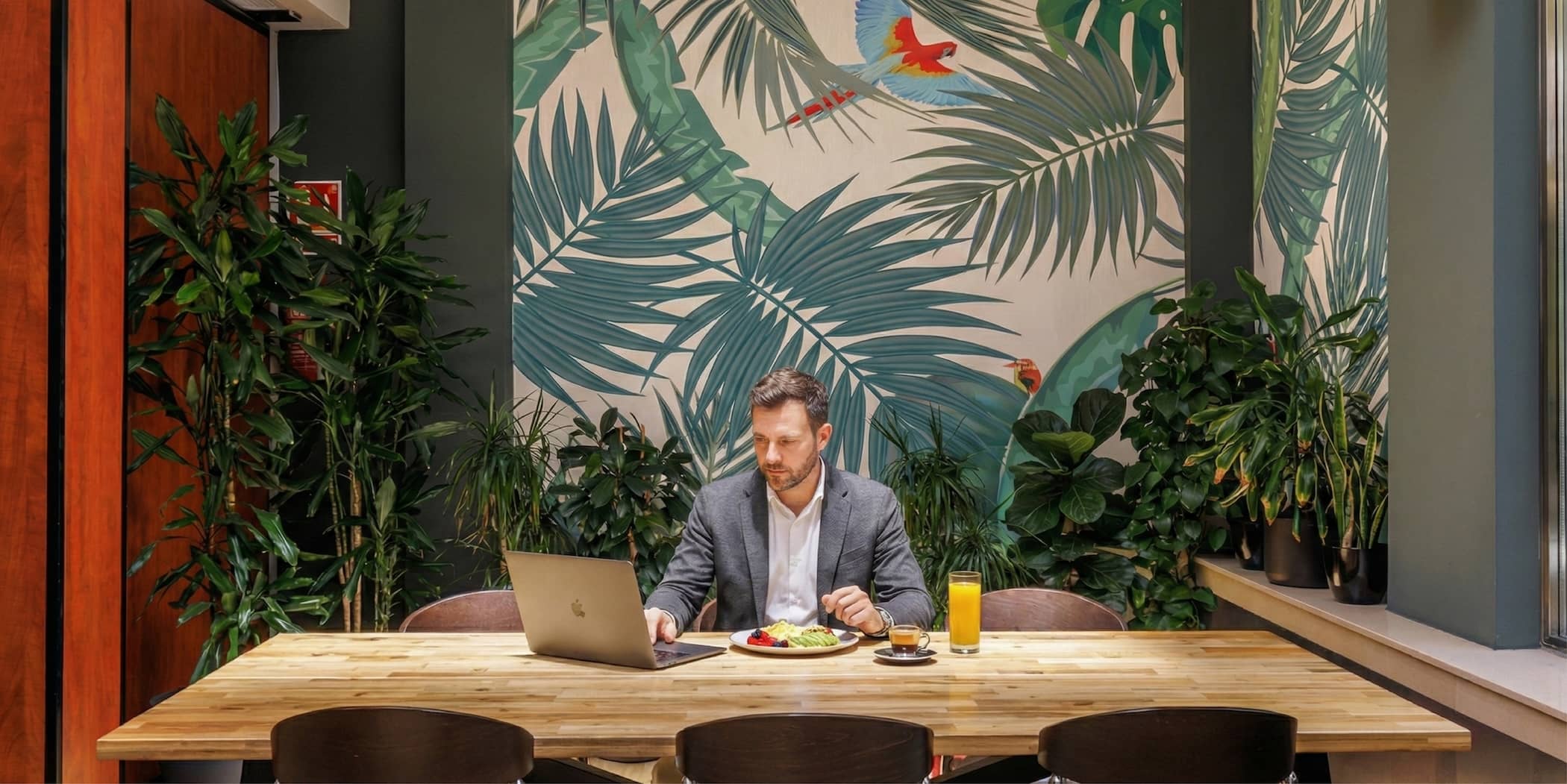 Solo Business Breakfast